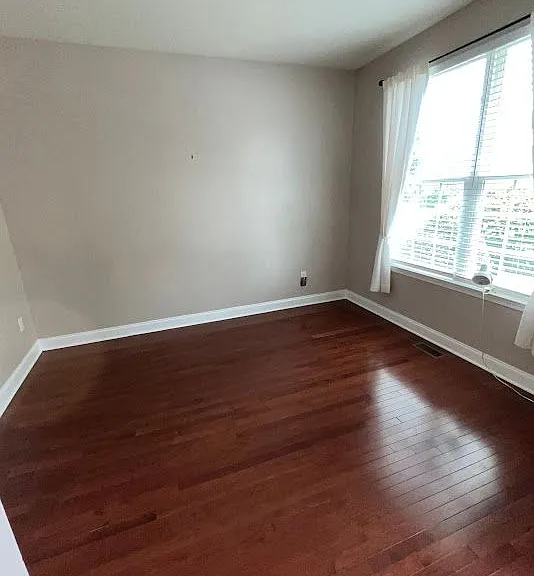 200 Gaston Ln — Photo 5