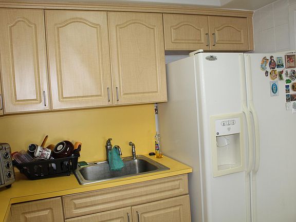 5th image of 1220 71st St APT 28