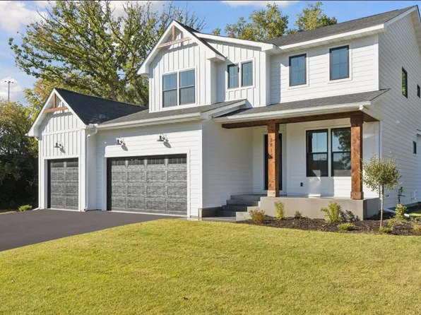 2415 Laurie Ct, Roseville, MN 55113