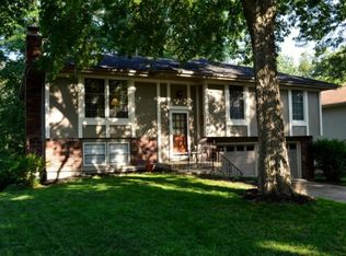 7805 NW Stoddard Ave, Kansas City, MO 64152