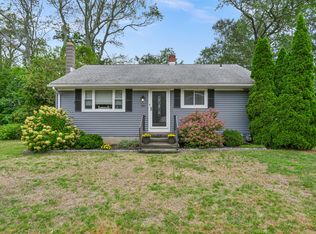 28 Live Oaks Rd, Milford, CT 06460