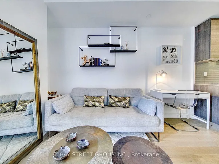 200 Bloor St W #1409 — Photo 20