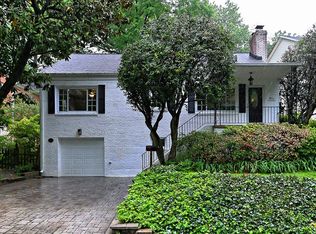 901 N Kensington St, Arlington, VA 22205