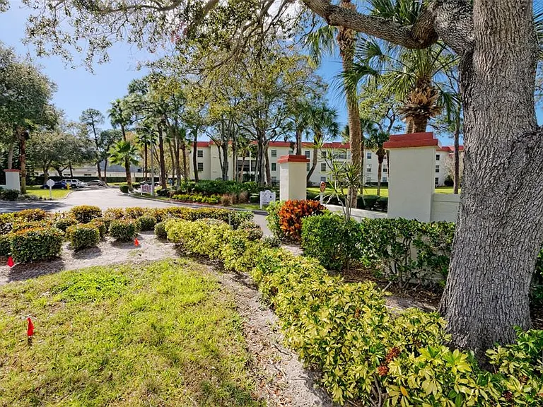 2700 Bayshore Blvd #2205 — Photo 27