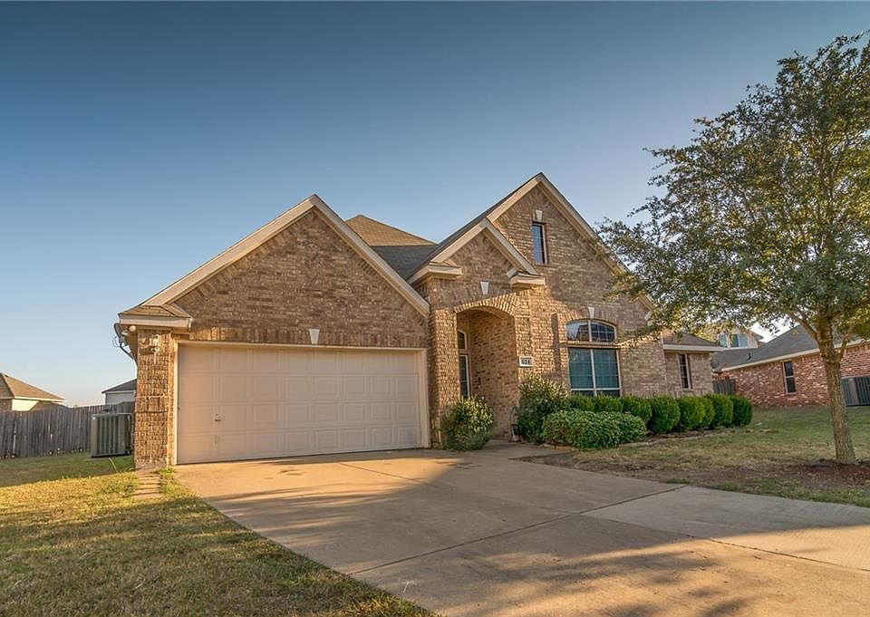 1st image of 624 Garner Ct