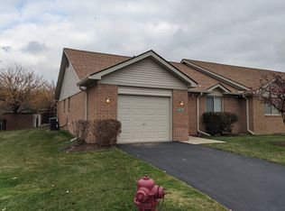46218 Reedgrass Ln, Belleville, MI 48111