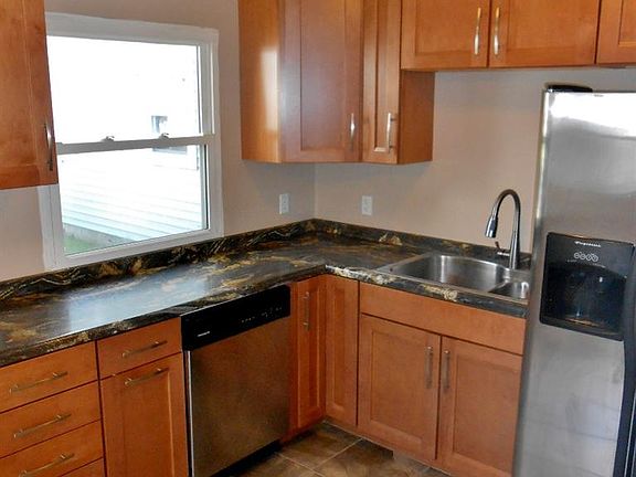 5th image of 1106 W 42nd Ave