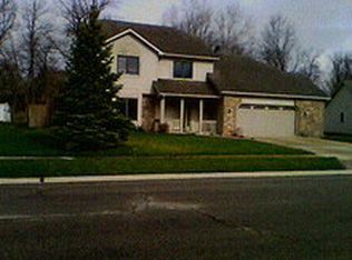304 Maple Knoll Dr, Garrett, IN 46738