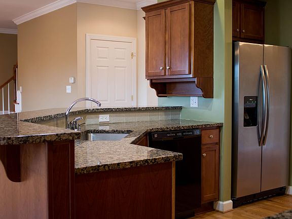 5th image of 1091 Gilfield Dr #0
