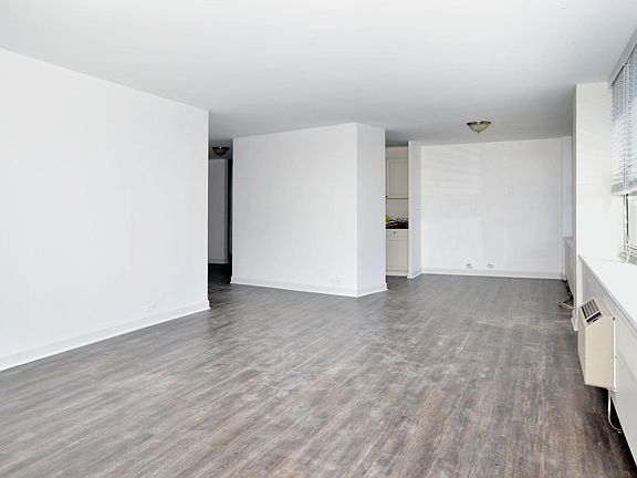 5th image of 4250 N Marine Dr APT 516
