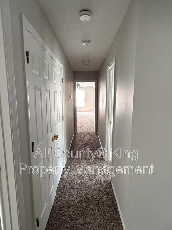 3 bed, 2.5 bath, $2,000 — Photo 2