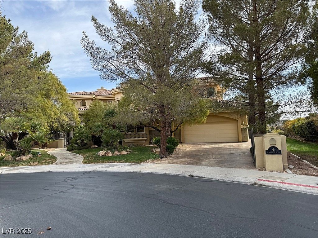 4 Bloomfield Hills Dr