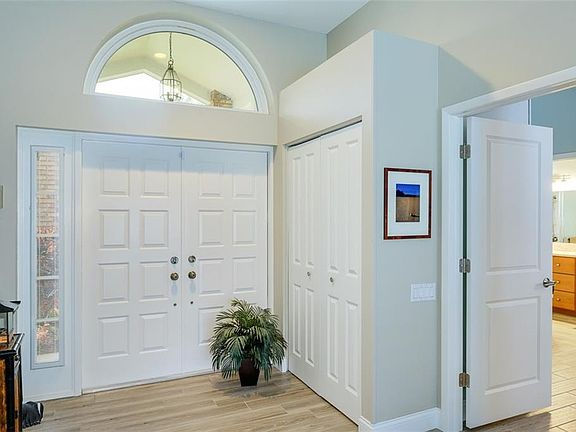 5th image of 2430 Anthony Ave
