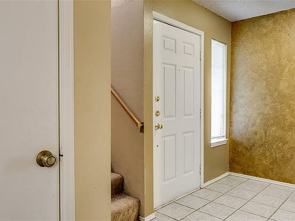 5th image of 829 Creekside Dr