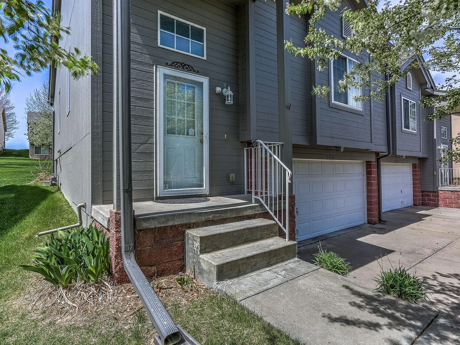 3 bed, 1600 sqft, $1,950 — Photo 2