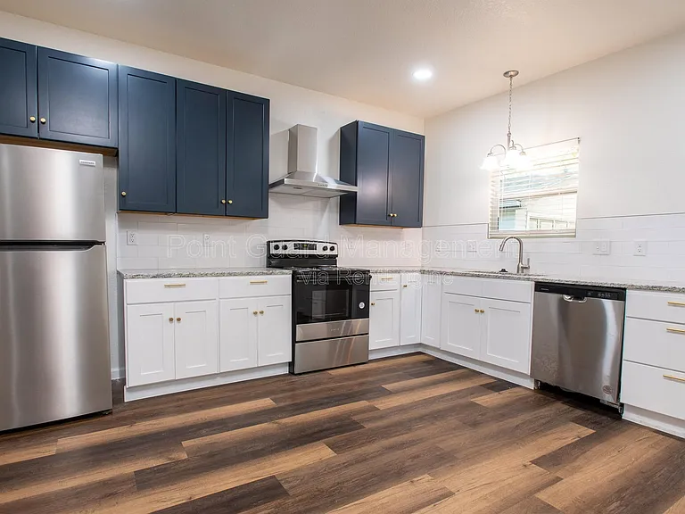 315 S Green St — Photo 10