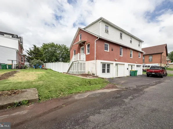 462 Penn St, Pennsburg, PA 18073