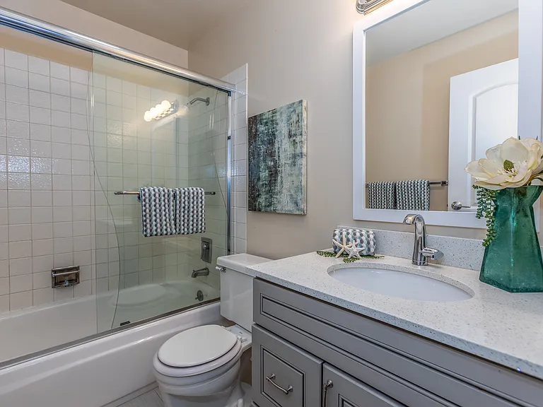 Quail Hill Apartments — Photo 32