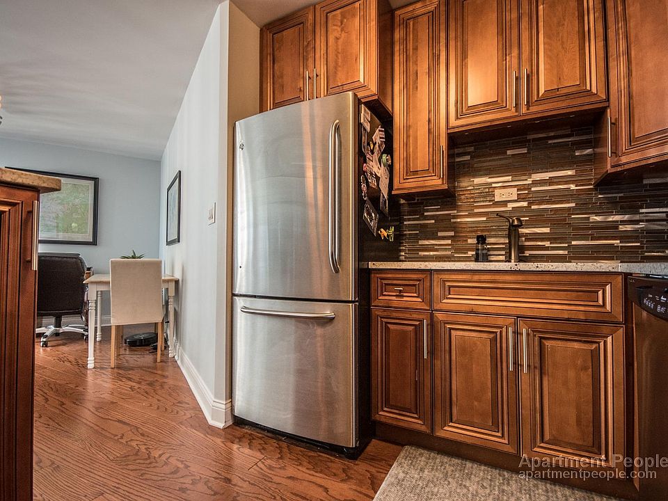 1st image of 2626 N Lakeview Ave APT 3009