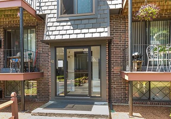 4th image of 42 Main St APT 6