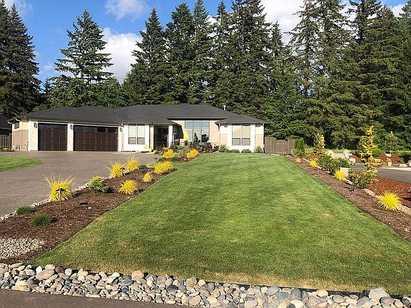 3rd image of 6815 NE 223rd Cir