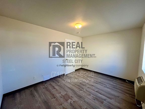 3rd image of 1715 Oakshire Ln APT B