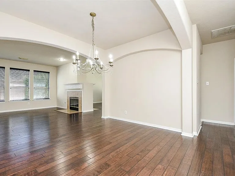 9135 Edgeloch Dr — Photo 4