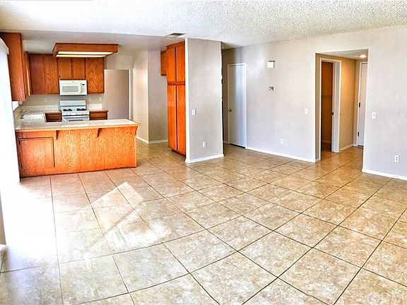 5th image of 5604 N Berkeley St