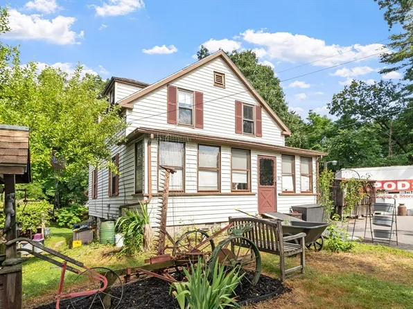 32 Ward St, Tewksbury, MA 01876