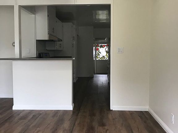 4th image of 4832 Snowden Ave