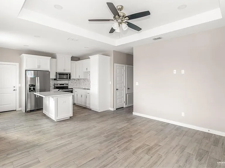 3056 Star Ave #4 — Photo 3