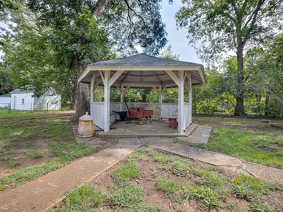 39th image of this home