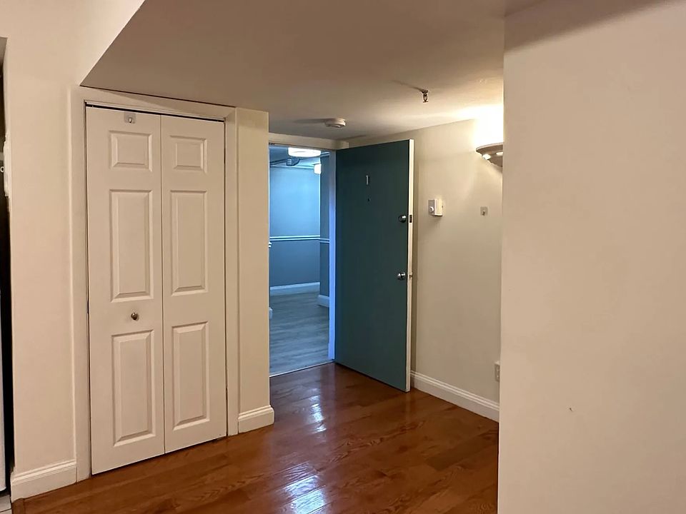 1st image of 515 Beacon St #1