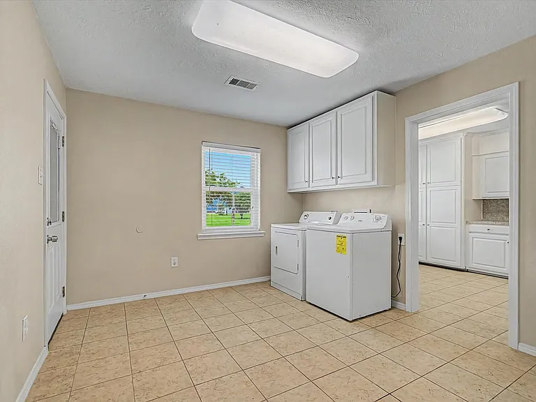 827 Pickney Ave — Photo 33
