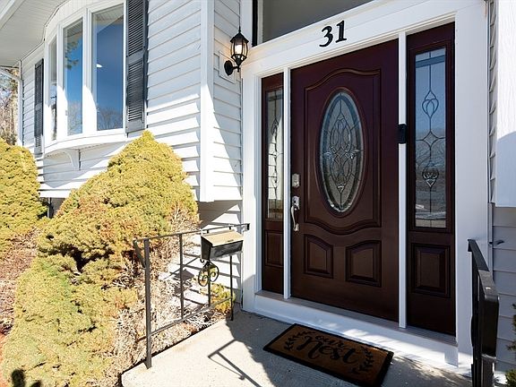 4th image of 31 Spring Ln