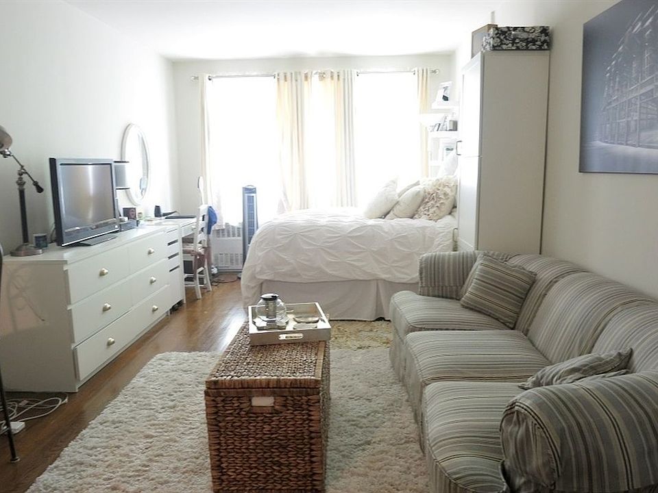 2nd image of 416 E 85th St APT 3E