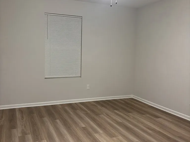457 Fernhill Cv — Photo 19