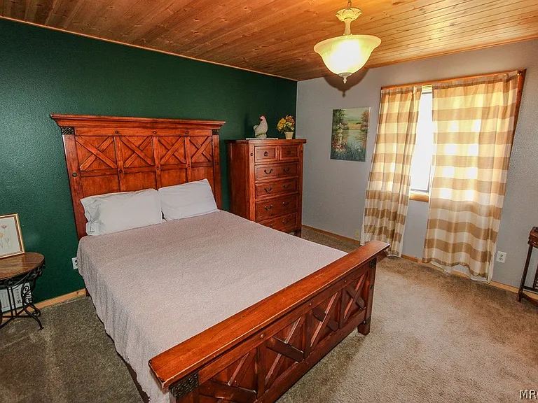 46784 Pioneertown Rd — Photo 28