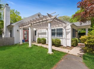 35 Maple St, Westhampton Beach, NY 11978