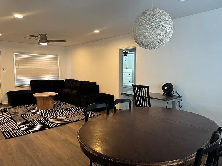 705 Ainslee St — Photo 3
