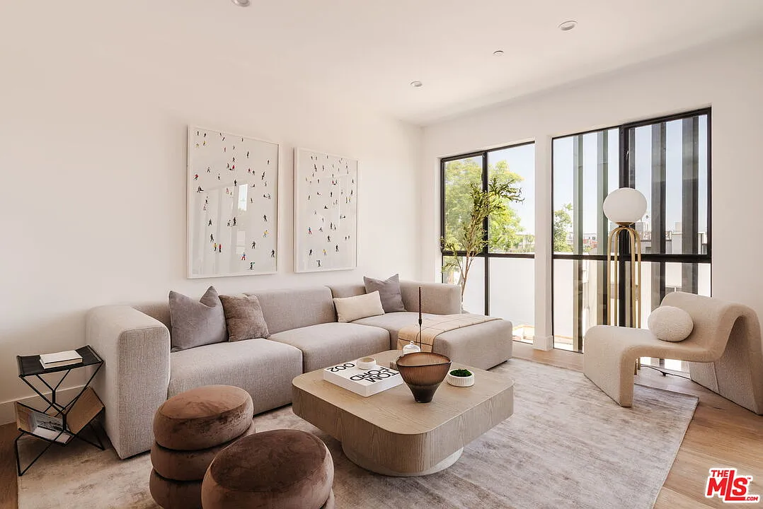 2 bed, 2.5 bath, 2124 sqft, $6,500 — Photo 1