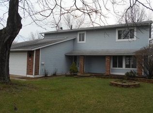 6917 Sun Drop Ave, Woodridge, IL 60517