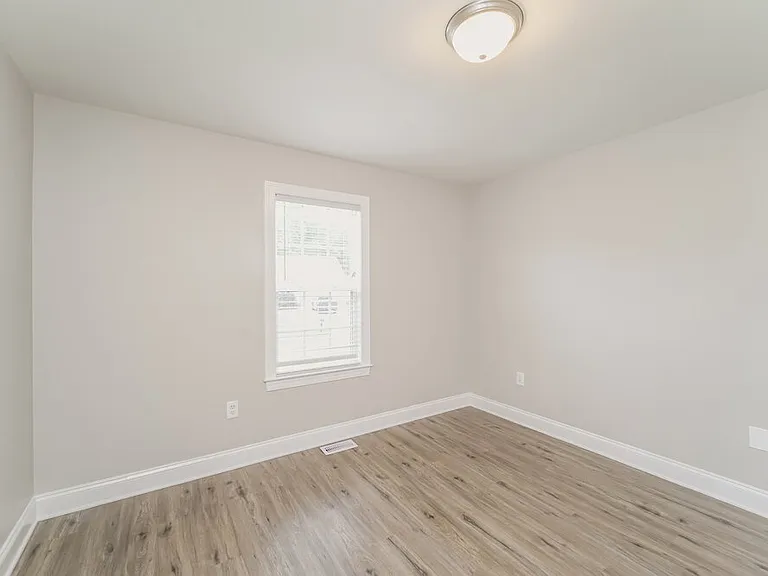 854 Loch Lomond Cir — Photo 12