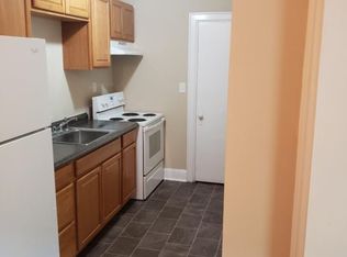 168 4th Ave APT I, Montgomery, WV 25136