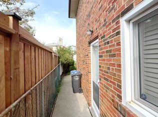 3277 Cardross Rd #BASEMENT, Mississauga, ON L4X 2N4