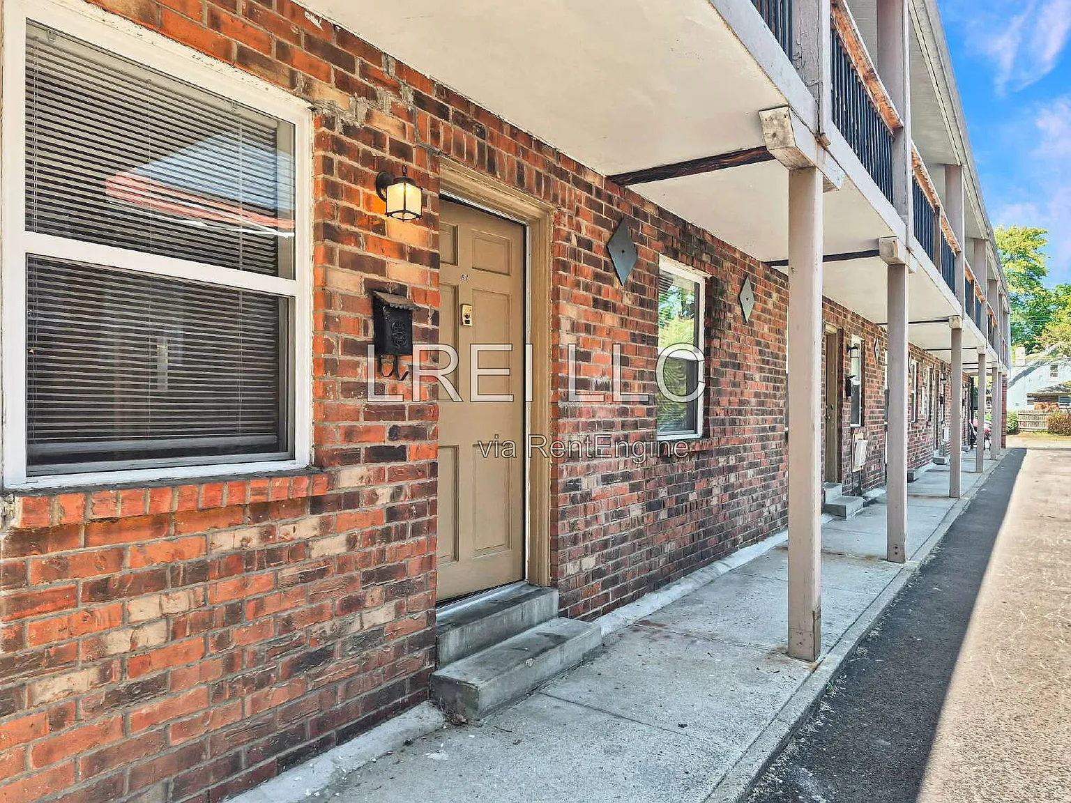 2 bed, 1.0 bath, 900 sqft, $950 — Photo 3