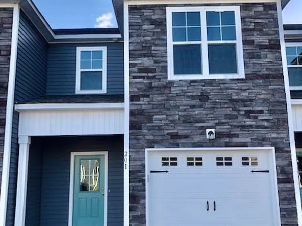 201 N Stingray Lane, Sneads Ferry, NC 28460
