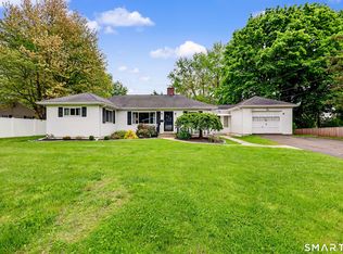 16 Ridgeland Circle, Wallingford, CT 06492