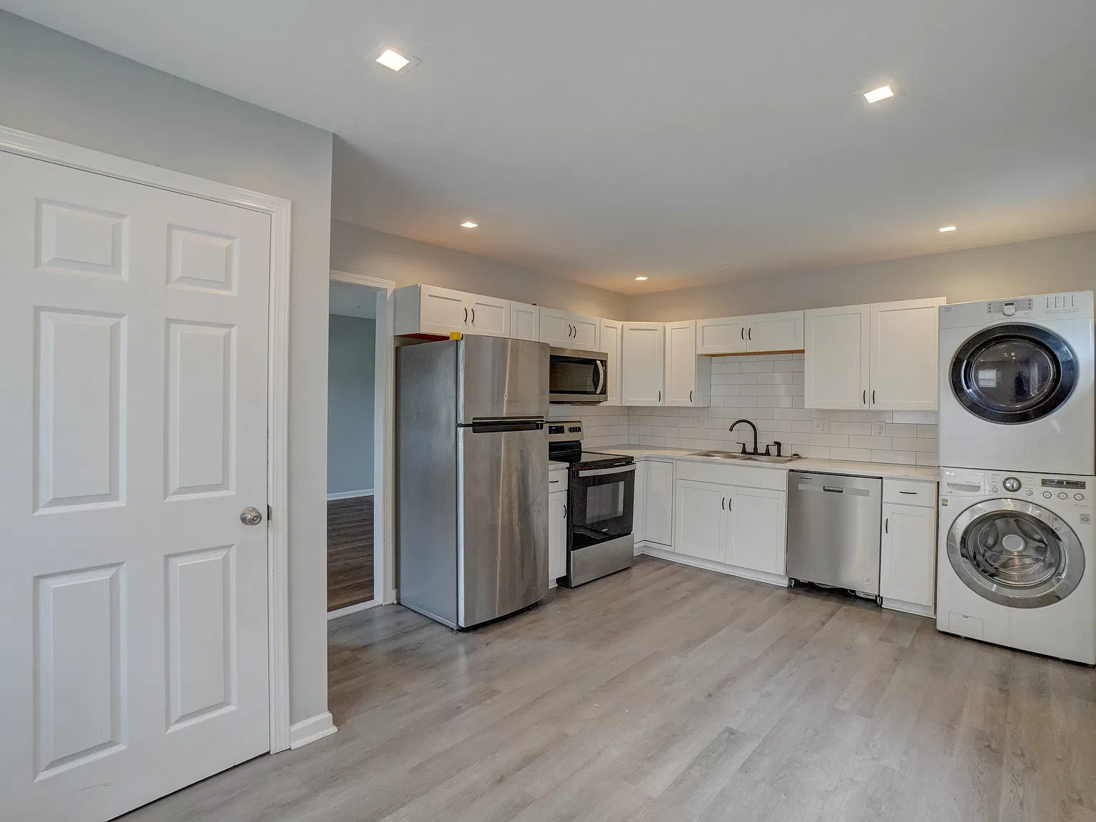 4 bed, 1050 sqft, $1,500 — Photo 4