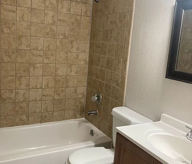 209 21st Avenue Ct — Photo 4